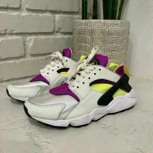 NIKE Air Huarache Run "Magenta 2021" sneakers women’s 6 - Picture 2 of 8